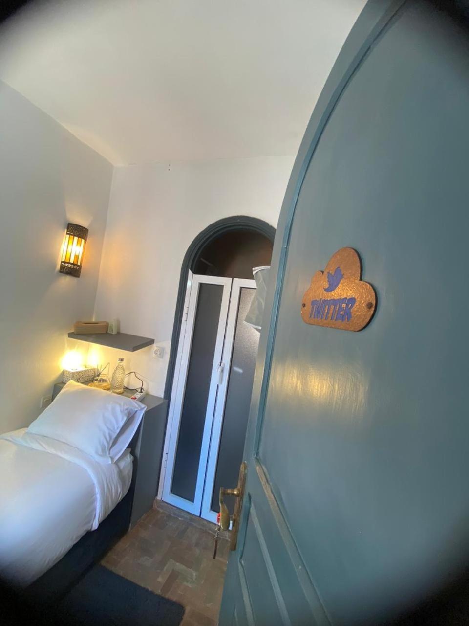 Tweets Hotel Эс-Сувейра Экстерьер фото